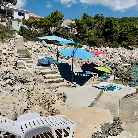 With Sea View And Private Beach Vikendica