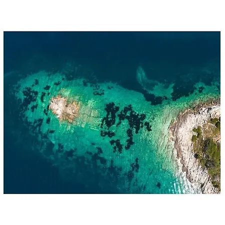 Vikendica With Sea View And Private Beach